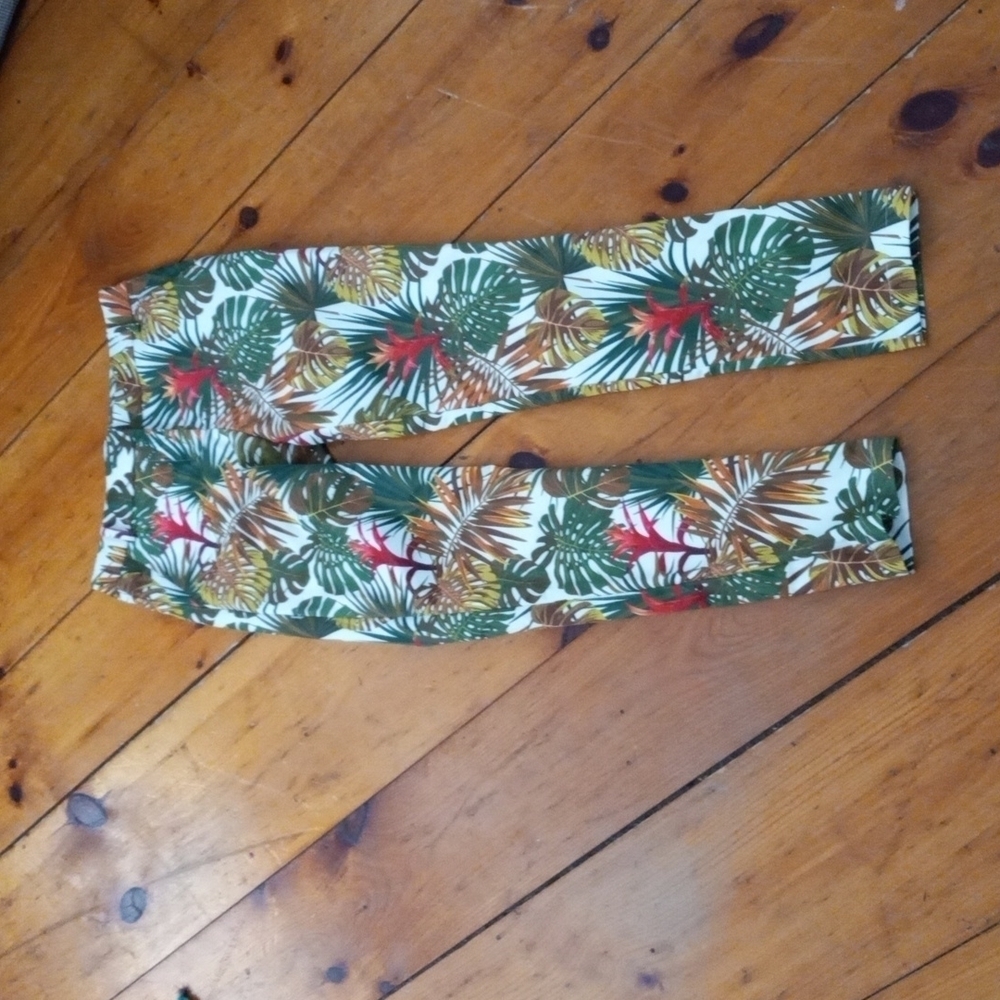 Fashion Nova pants,  sz XS, tropical straight leg.  Cotton.